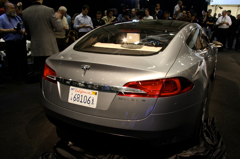 Illustration for article titled Tesla Model S Electric Sedan Prototype Has a Giant Touch Dashboard